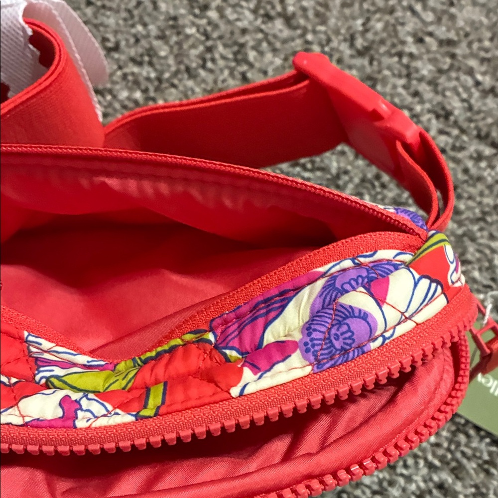 ๐ฆ NWT $40 Vera Bradley SWIRLING POPPIES Crossbody Sling Fanny/Waist Bag - Picture 5 of 7